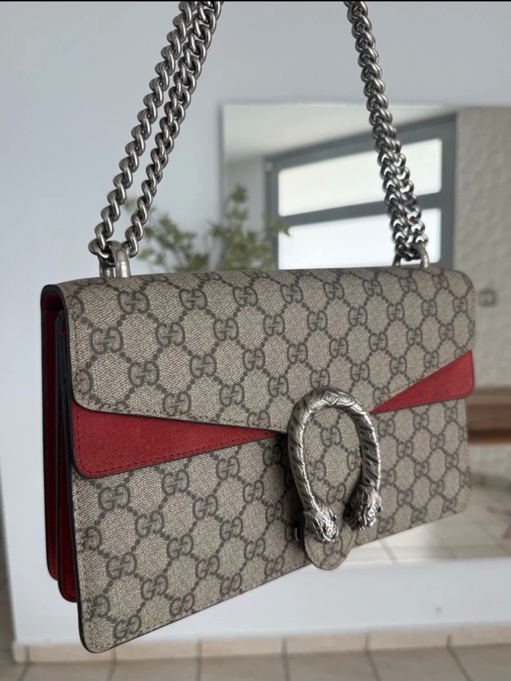 Gucci Dionysus Beige GG Supreme Medium Shoulder Bag with Red